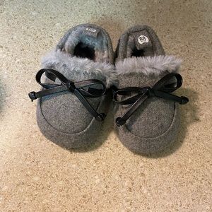 HOST PICK! NWOT! Stepping Stones 6-9 M Shoes